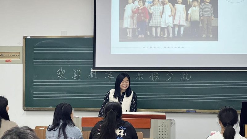 在选择成都中小企业VI设计公司时，可以从以下几个方面进行考量：