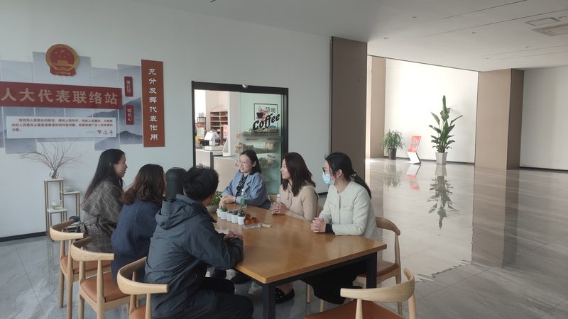 短视频制作的基础是拍摄设备，以下是一些常见的设备：